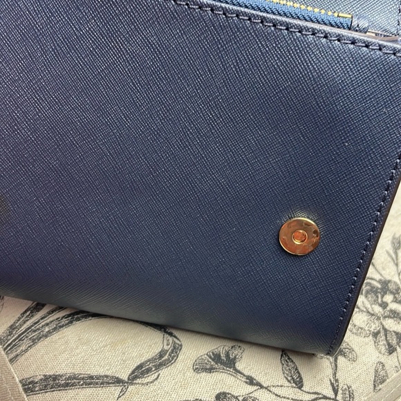 Michael Kors:: Jet Set Travel Clutch Crossbody in Navy - Picture 12 of 12